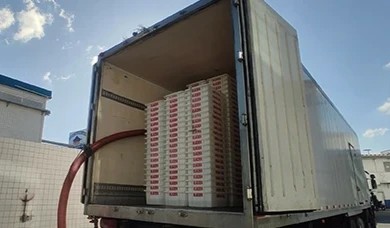 Venta de hielo: camión y a granel